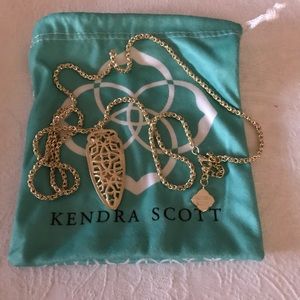 NWOT Kendra Scott Filigree Gold Necklace!